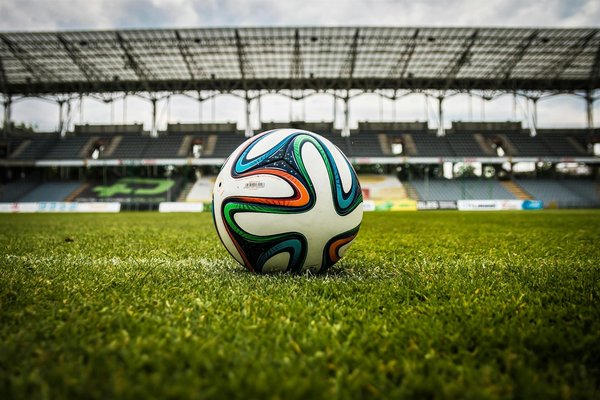 Comment les clubs de football utilisent-ils les médias sociaux pour améliorer l'engagement des fans ?
